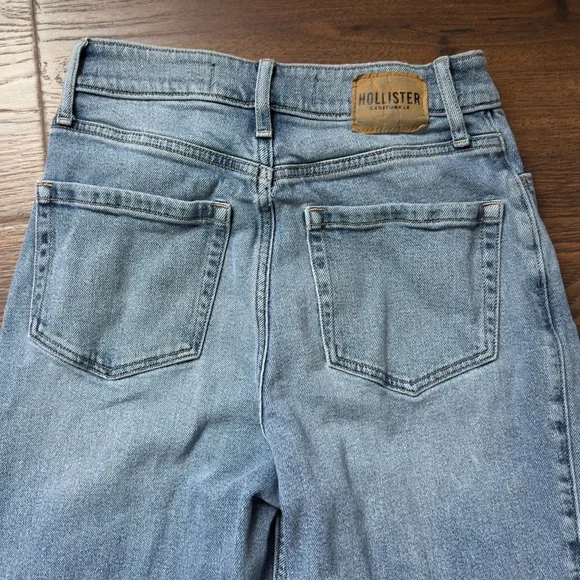 Hollister Ultra High-Rise Dad Jean Vintage Stretch Light Blue - Picture 4 of 7